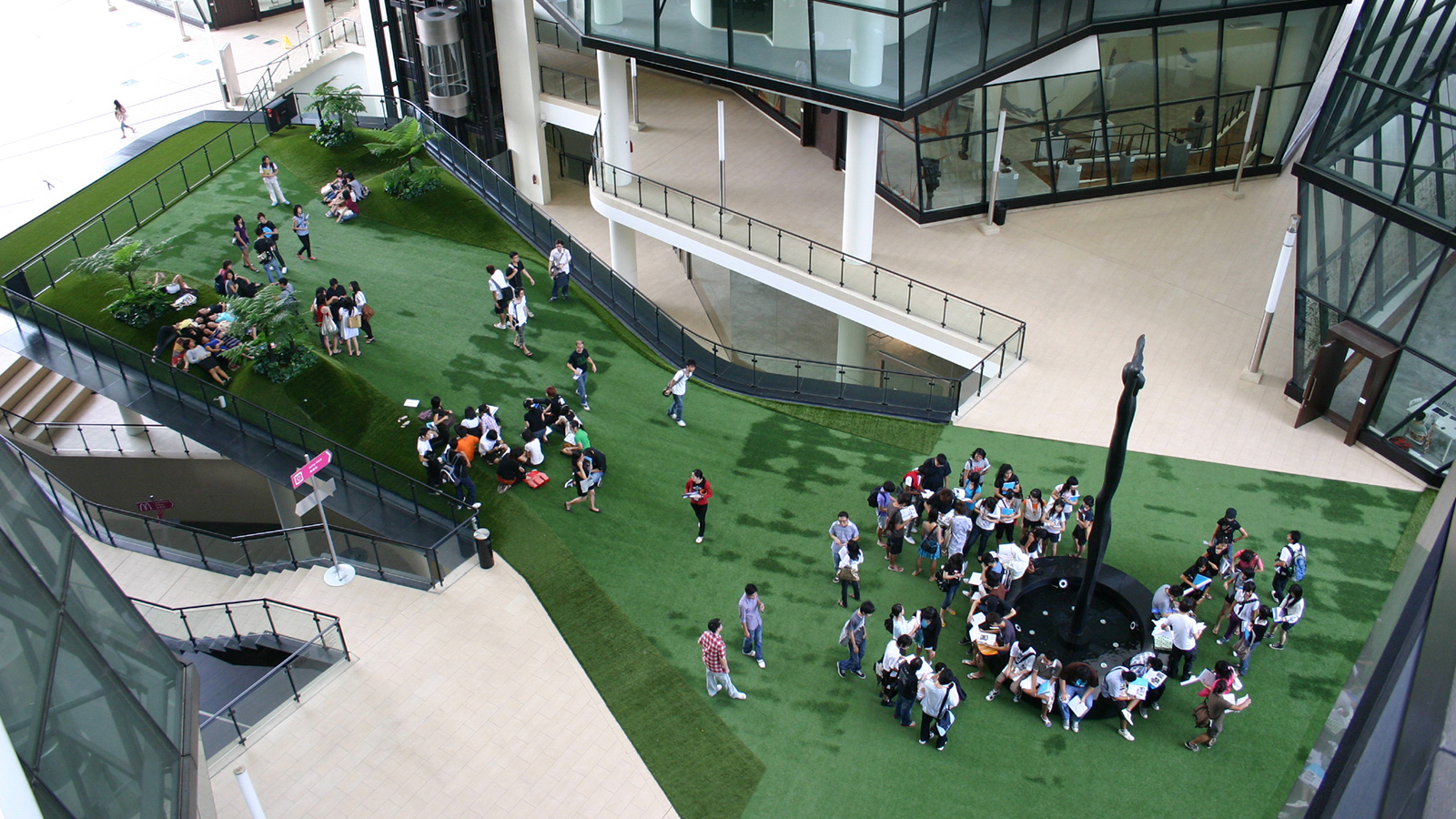 outdoor-space_3_campus-green